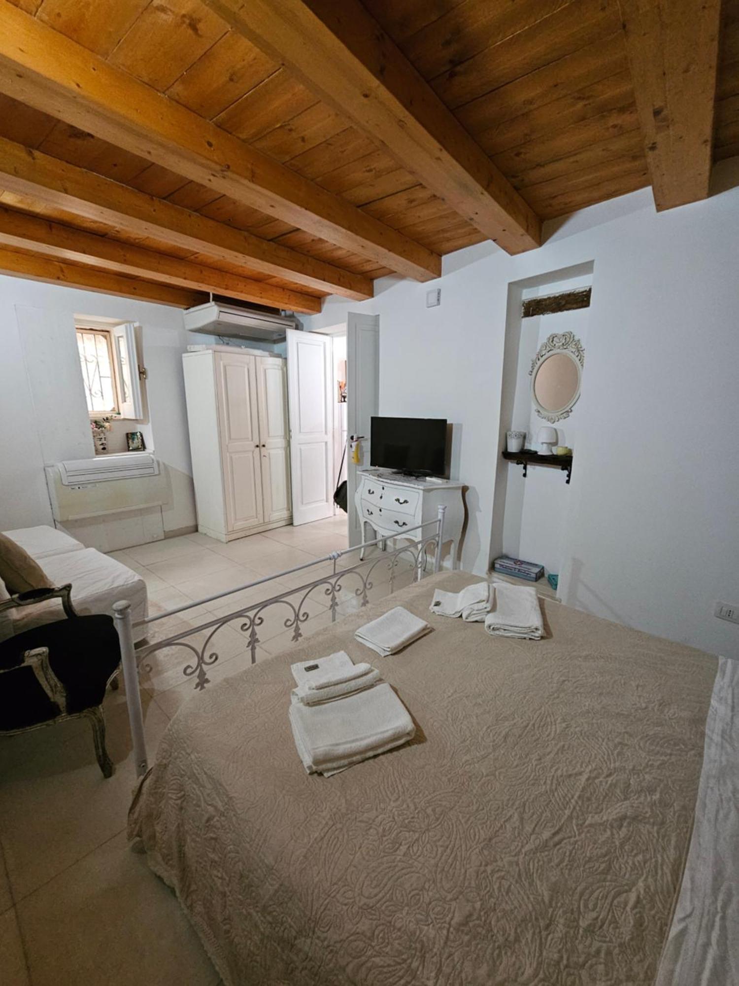 Perla Marina Ortigia Villa Syrakusa Rum bild